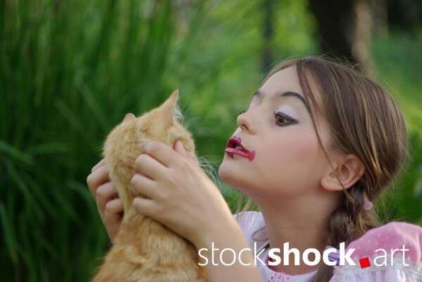 Alicja w krainie Czarów. -Skąd pan wie, że jestem szalona? -zapytała Alicja -Musisz być. inaczej nie przyszłabyś tutaj! - odpowiedział kot. Lewis Carroll