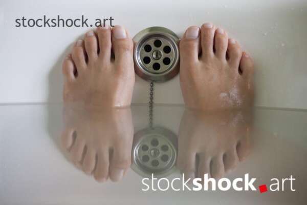 Harmony, photo of feet in the bathtub