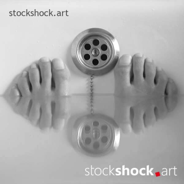 Harmony, photo of feet in the bathtub